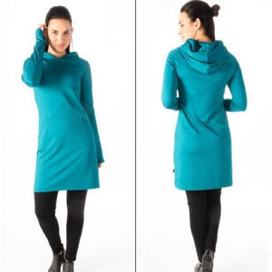 Betabrand | Red Eye Travel Hooded Dress in Teal